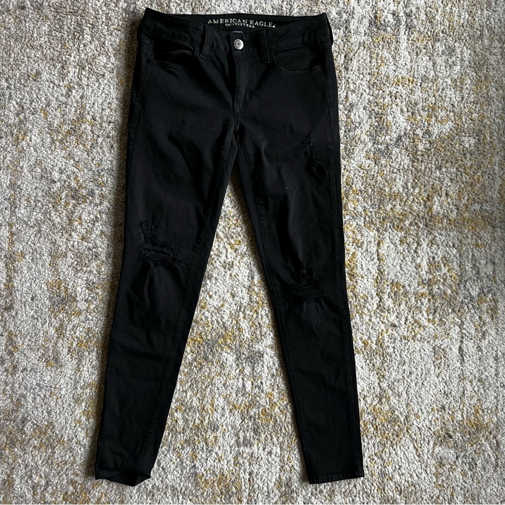 American Eagle Black Jeggings - Size 2 - Sleek and Comfortable Denim Leggings